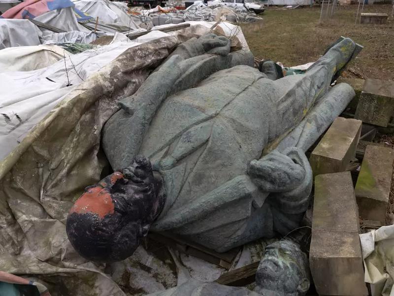 lenin-abandonat-33-de-ani