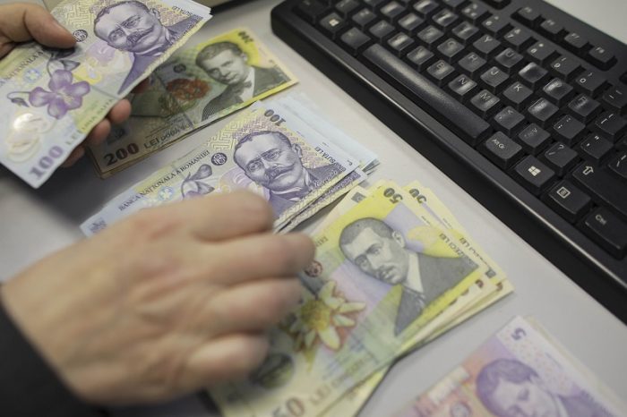 bani-finante-lei-financiar-deficit-InquamPhotos-Octav-Ganea-e1608553287385-1
